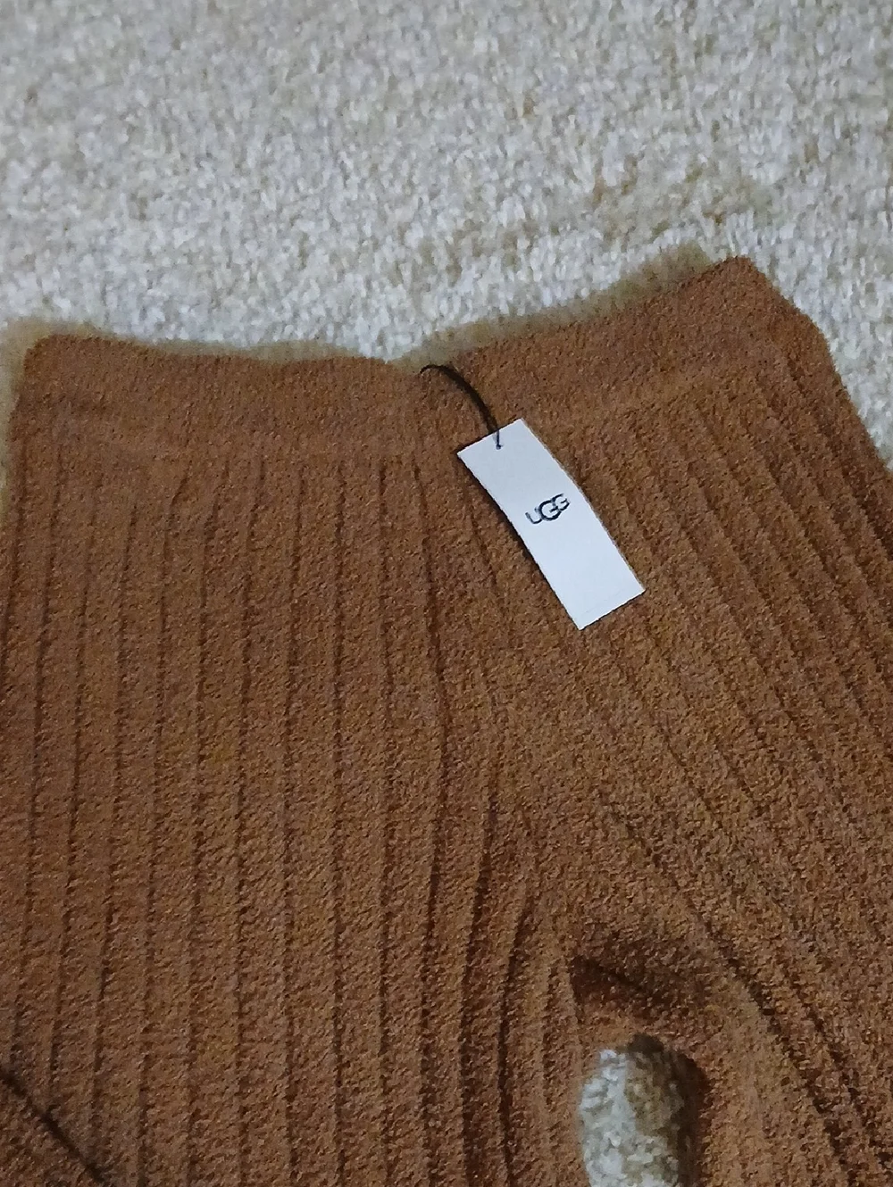 UGG LOUNGE SET (PLEASE READ DESCRIPTION) - Picture 2 of 9